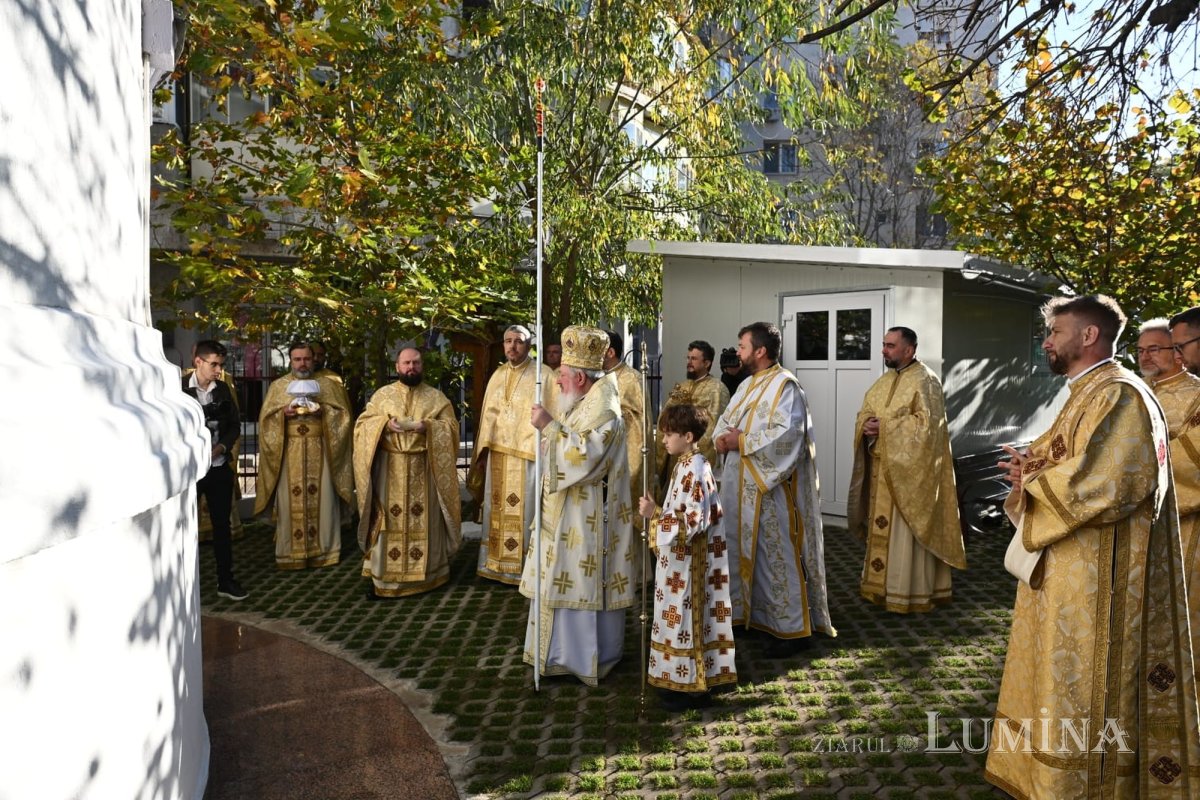 Veșmânt de har pentru o biserică bucureșteană 346795