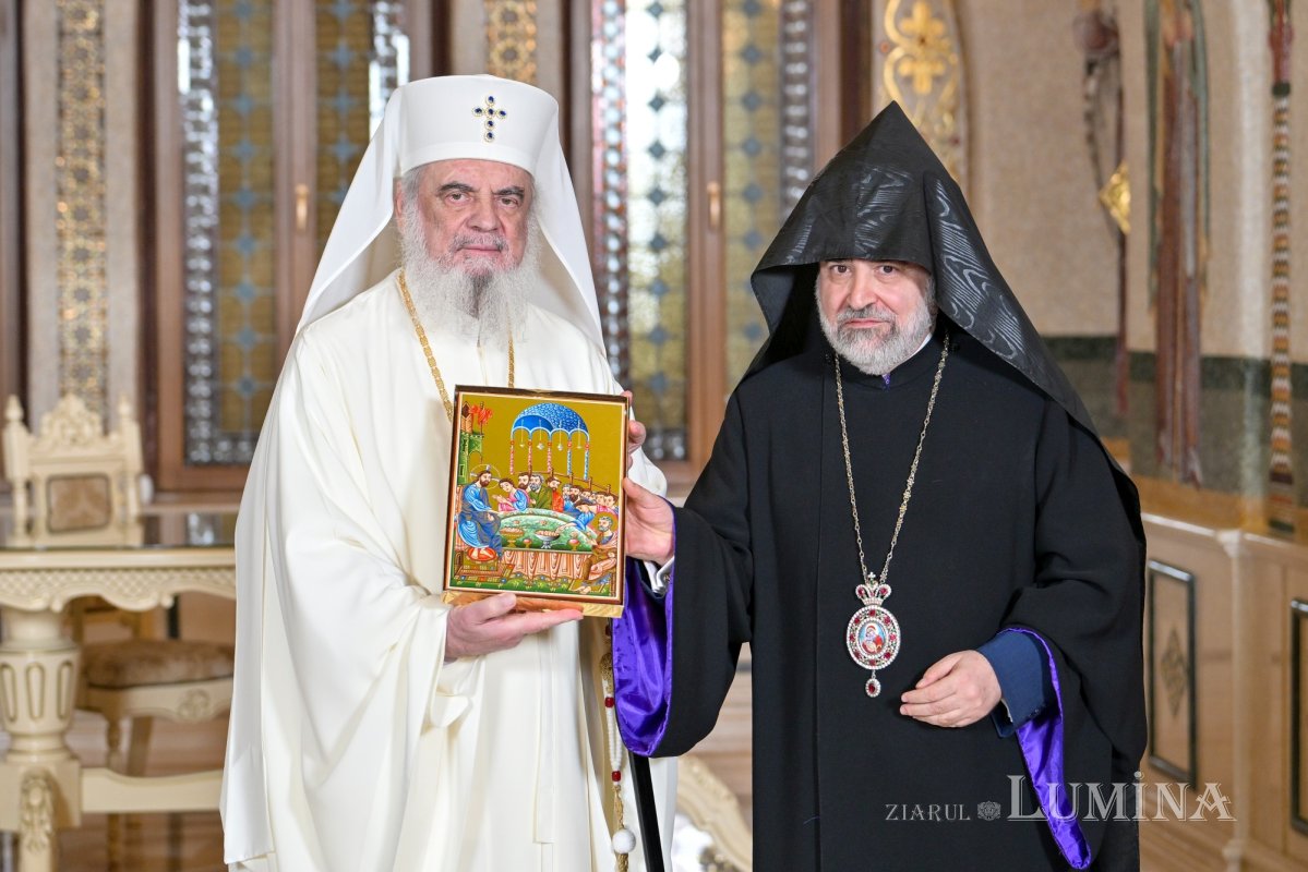 Oaspeți din Biserica Armeană în vizită la Patriarhia Română 347324