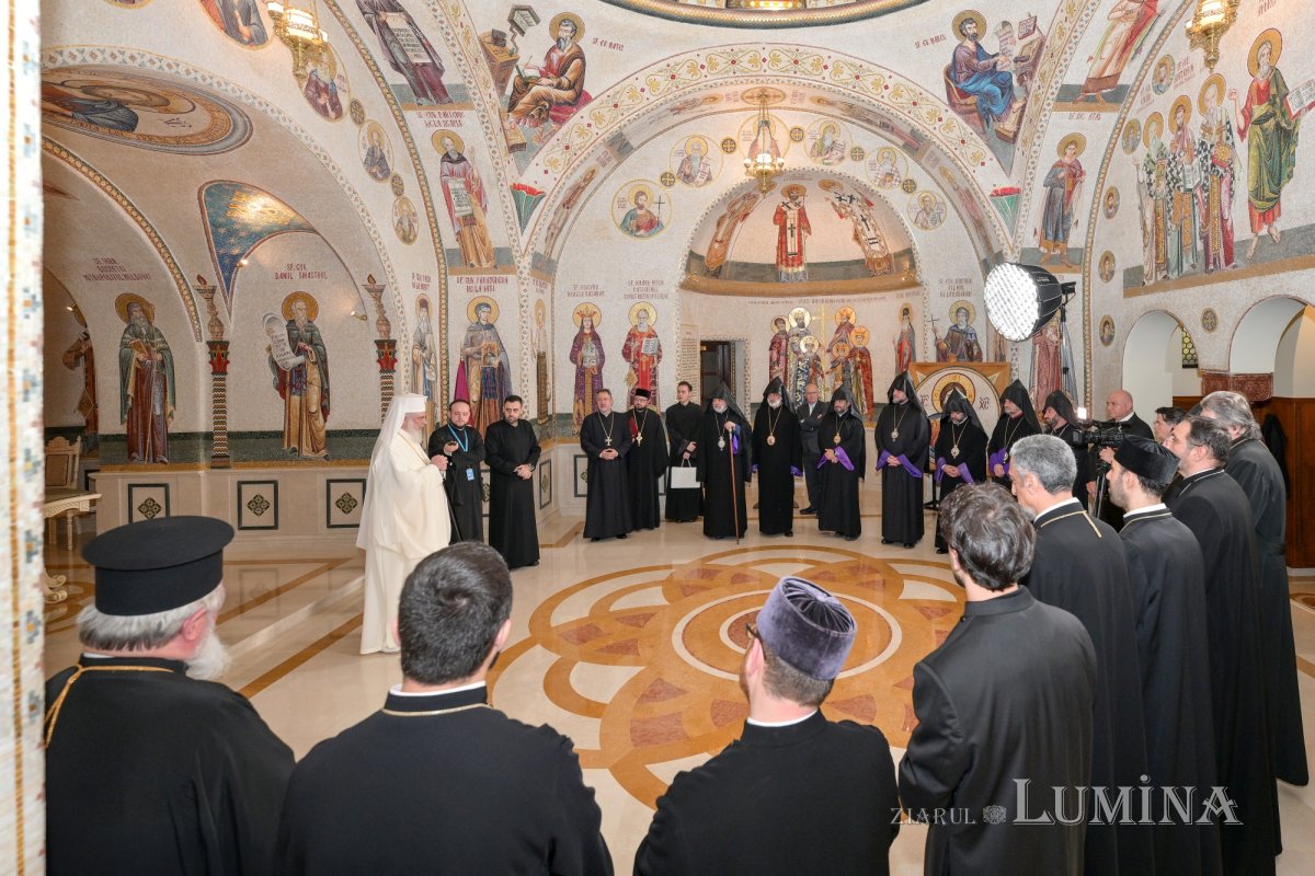 Oaspeți din Biserica Armeană în vizită la Patriarhia Română 347325