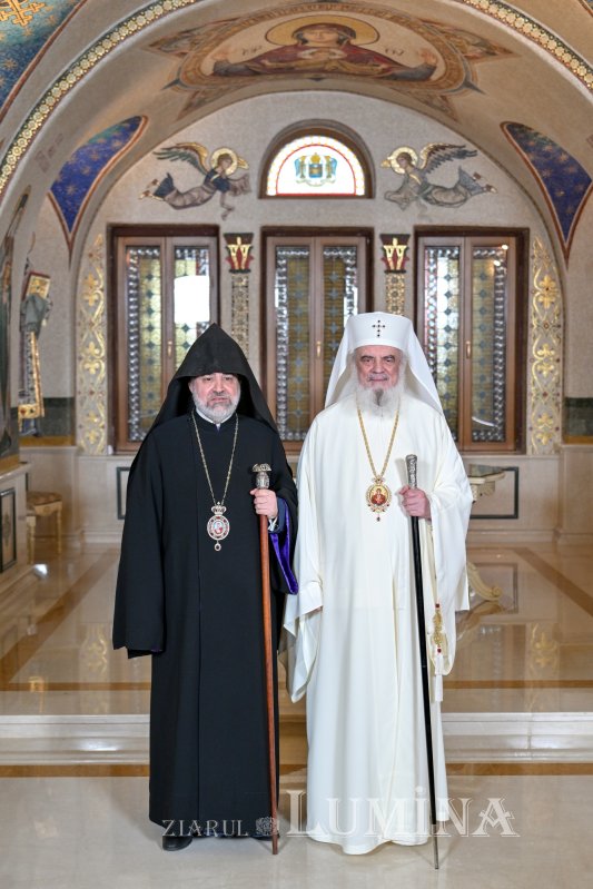 Oaspeți din Biserica Armeană în vizită la Patriarhia Română 347328