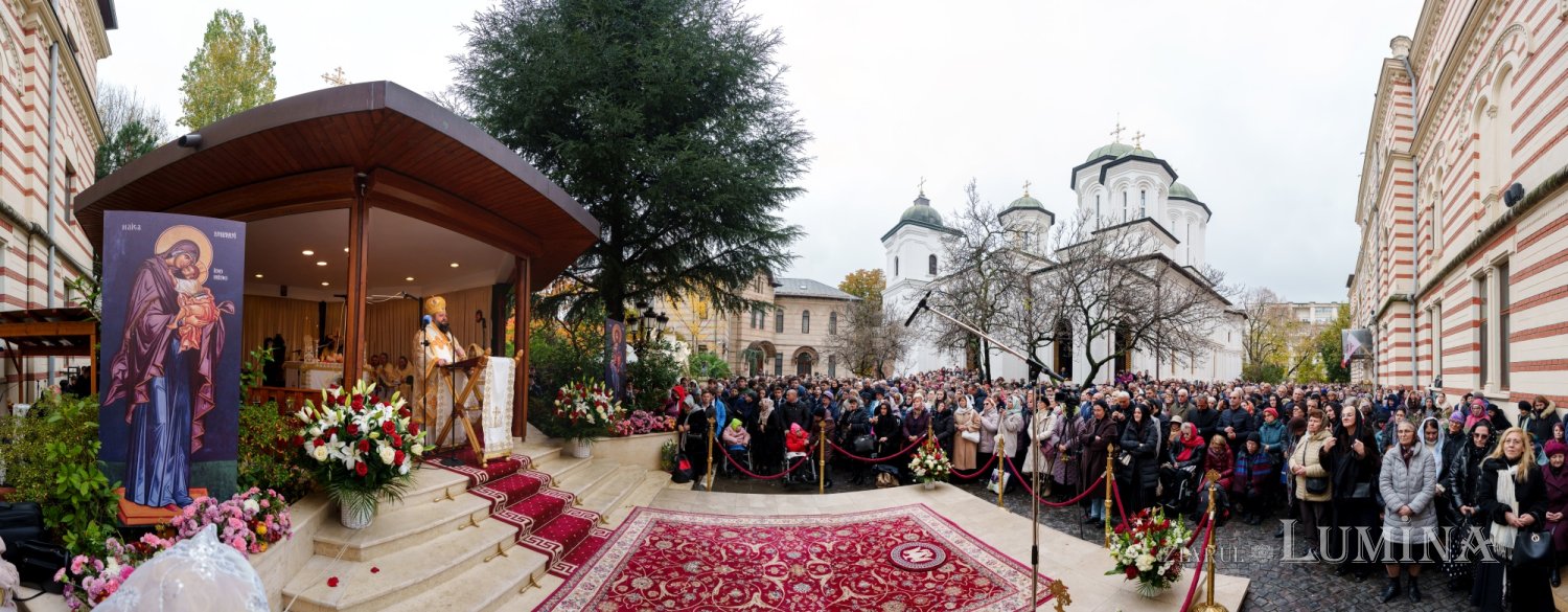 Râuri de evlavie către ierarhul tămăduitor de la Eghina 347505