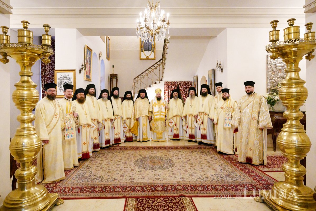 Râuri de evlavie către ierarhul tămăduitor de la Eghina 347517