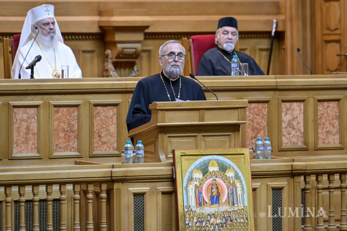 Clericii prahoveni s-au reunit la Palatul Patriarhiei 347712