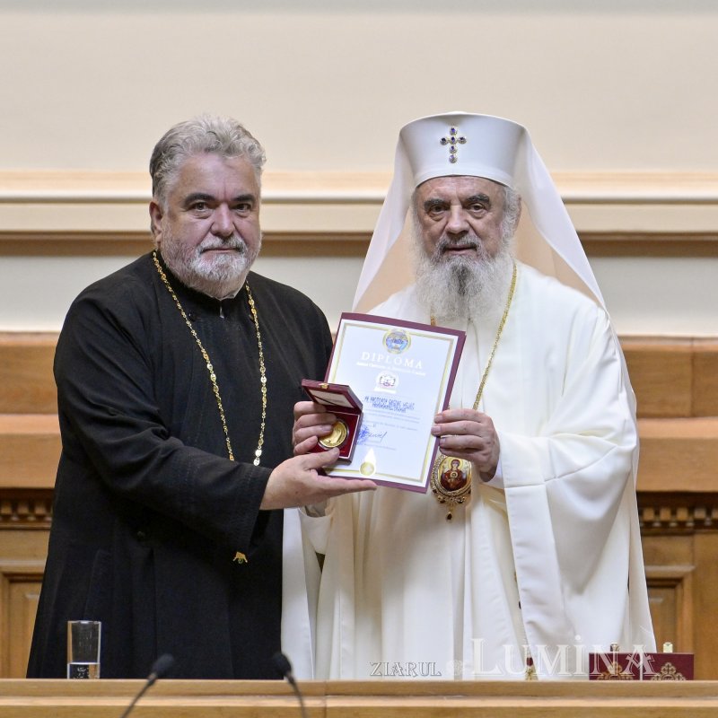 Clericii prahoveni s-au reunit la Palatul Patriarhiei 347717