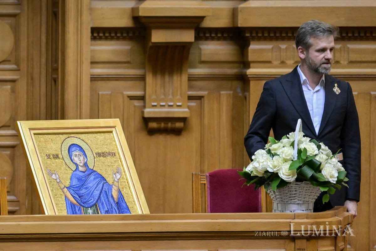 Peste 200 de pictori, distinși în Aula Magna „Teoctist Patriarhul” 347799