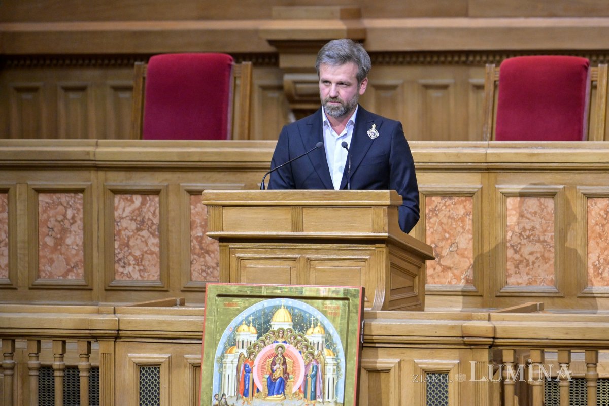 Peste 200 de pictori, distinși în Aula Magna „Teoctist Patriarhul” 347805