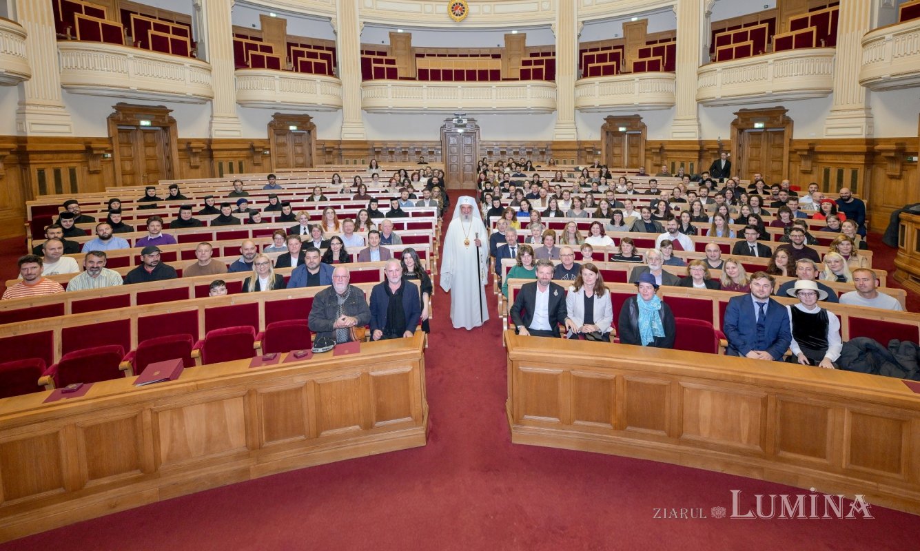 Peste 200 de pictori, distinși în Aula Magna „Teoctist Patriarhul” 347842