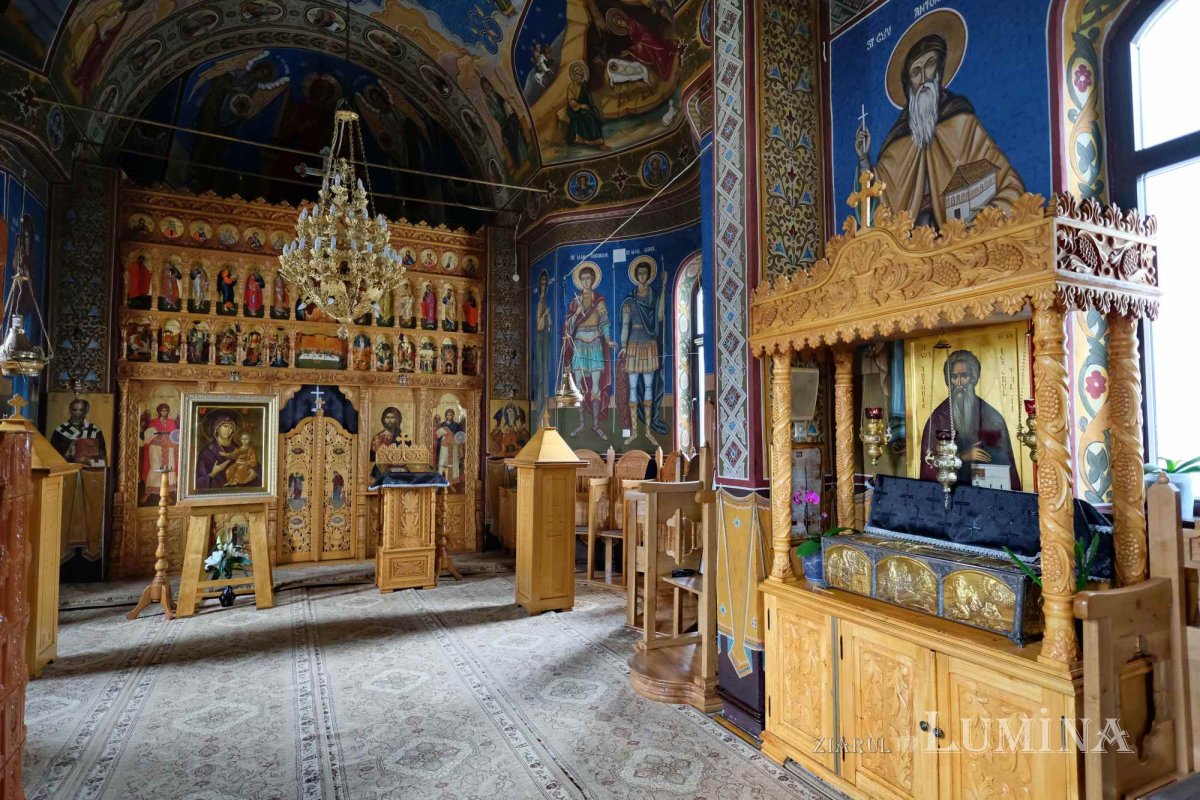 Sclipirile Luminii: Schitul „Sfântul Antonie” de la Iezer - Vâlcea 348462