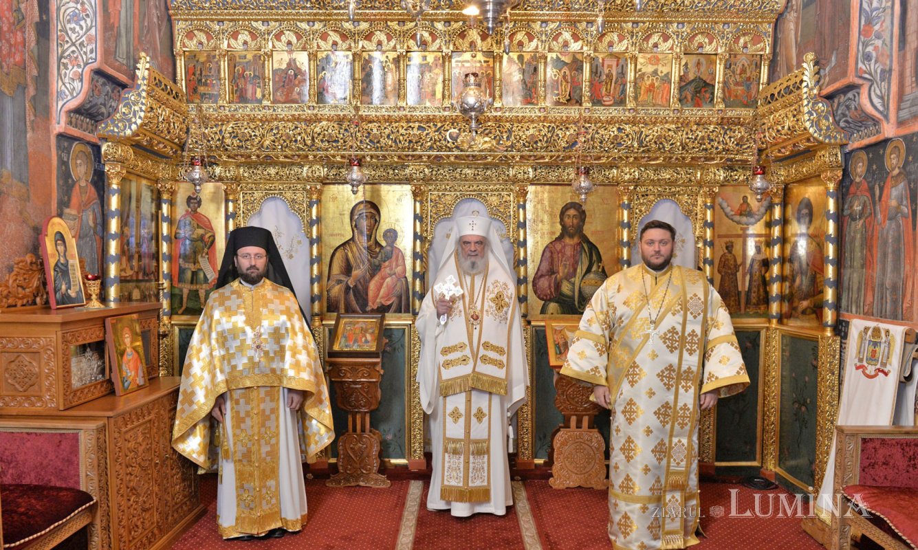 „Omul se îmbogăţeşte în Dumnezeu prin rugăciune, milostenie şi recunoştinţă” 348617