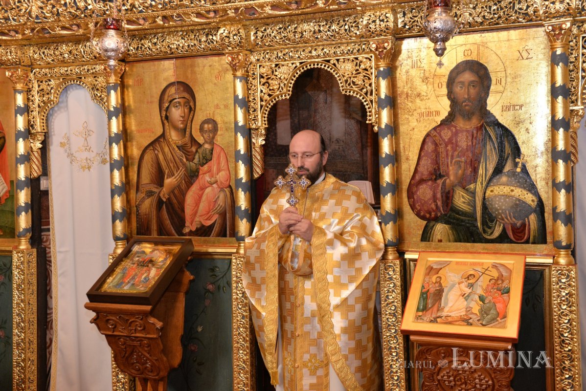 „Omul se îmbogăţeşte în Dumnezeu prin rugăciune, milostenie şi recunoştinţă” 348620