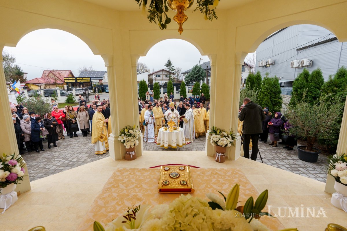 Sfințirea Altarului de vară al Parohiei Domneștii de Jos 348686