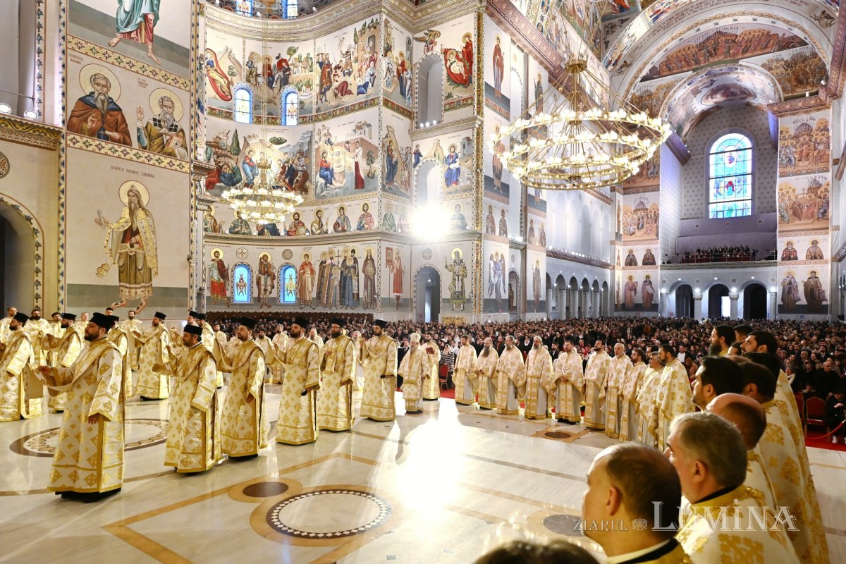 Prăznuire liturgică solemnă a Sfântului Apostol Andrei în București 349258
