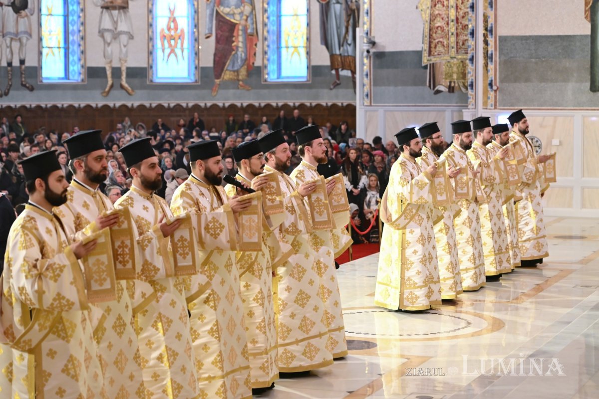 Prăznuire liturgică solemnă a Sfântului Apostol Andrei în București 349270