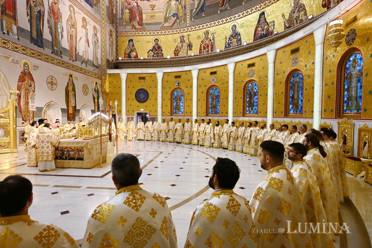 Prăznuire liturgică solemnă a Sfântului Apostol Andrei în București 349272