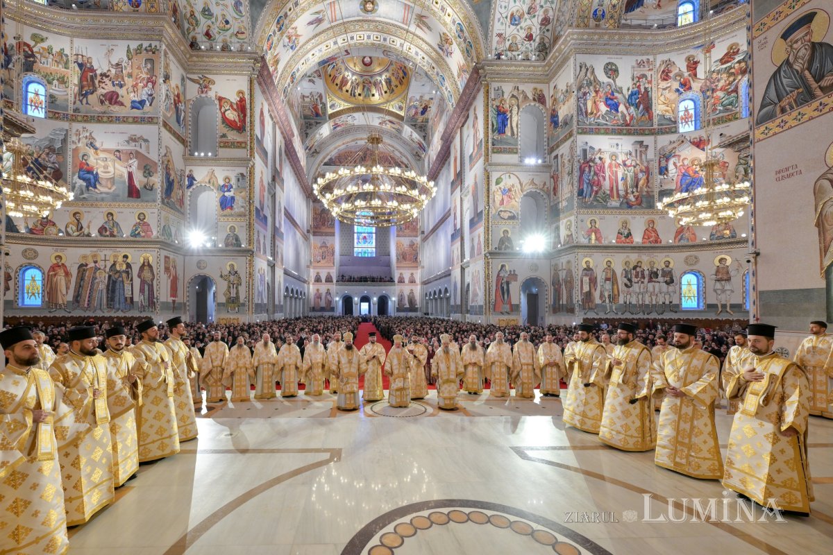Prăznuire liturgică solemnă a Sfântului Apostol Andrei în București 349285