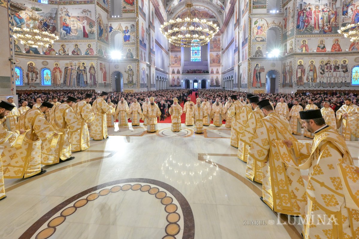 Prăznuire liturgică solemnă a Sfântului Apostol Andrei în București 349286