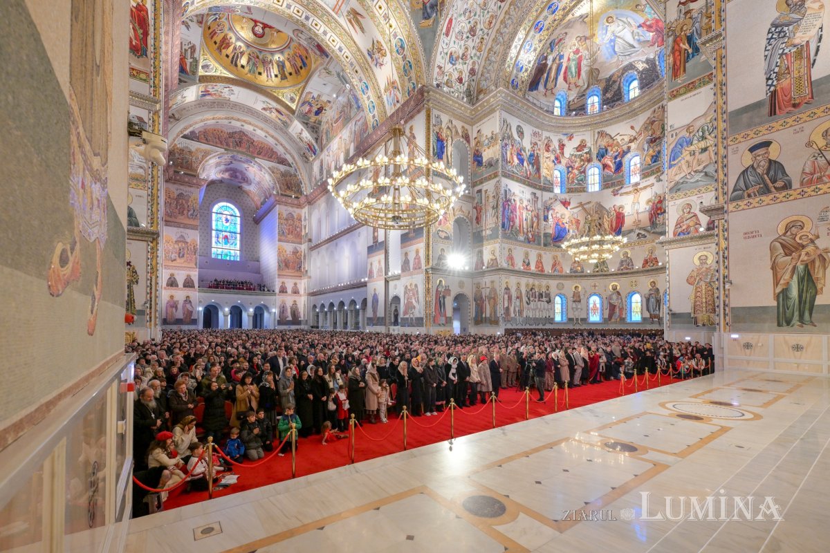 Prăznuire liturgică solemnă a Sfântului Apostol Andrei în București 349312