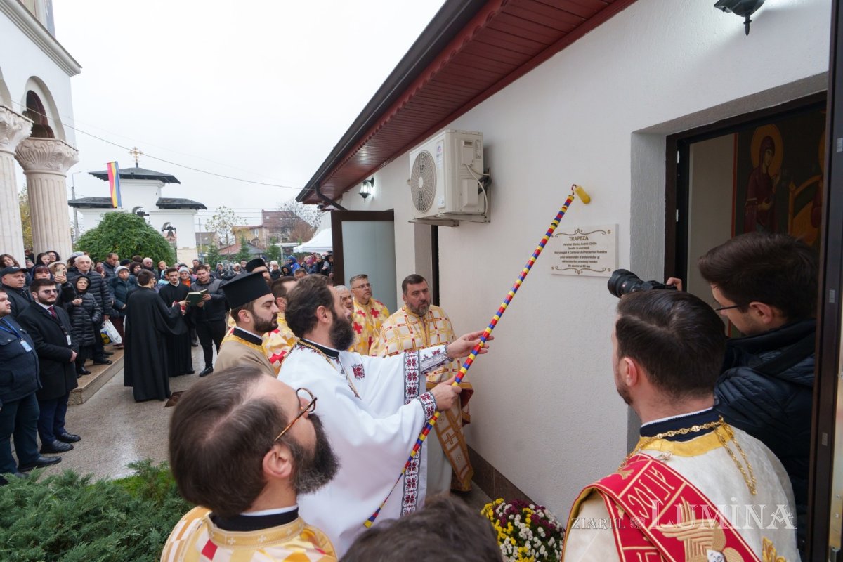 Înnoire și binecuvântare la Parohia „Sfântul Andrei”-Chitila 349372