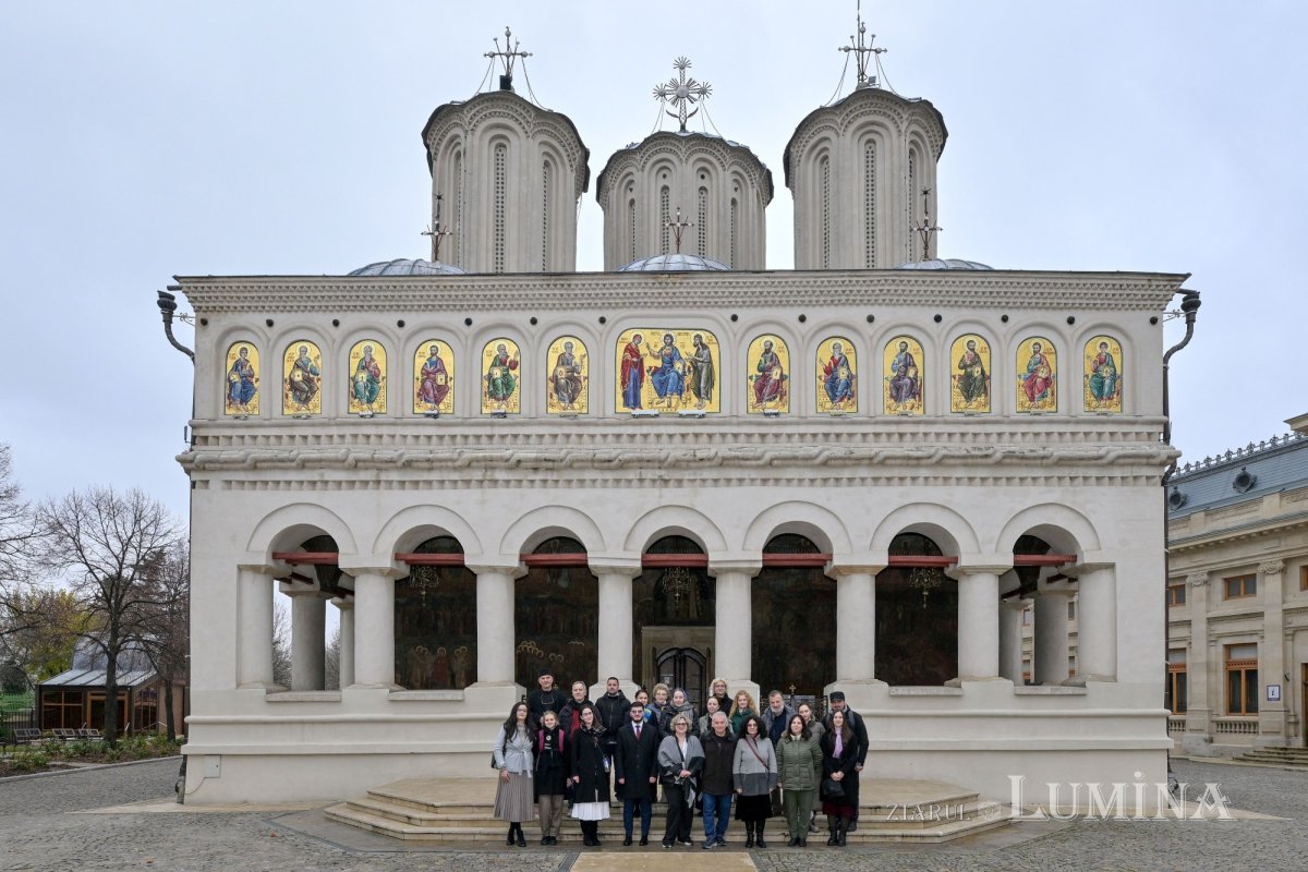 Masteranzi de la Facultatea de Teologie în vizită la Palatul Patriarhiei 349674
