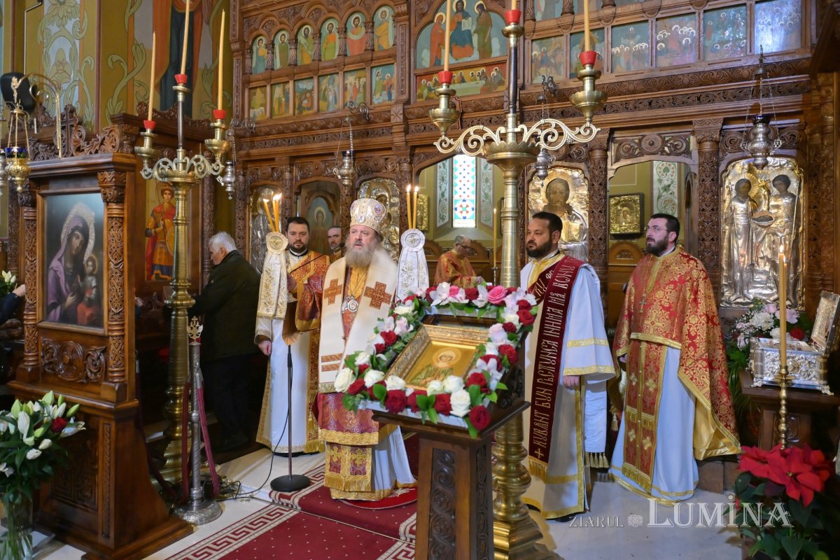 Sfințirea unei racle pentru moaștele Sfintei Mari Mucenițe Varvara 349673