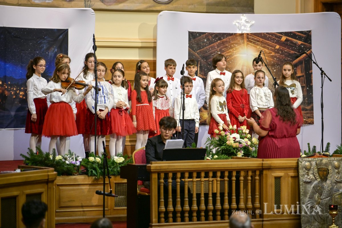 „Sfântul Nicolae în mijlocul copiilor” pe Colina Bucuriei 349828