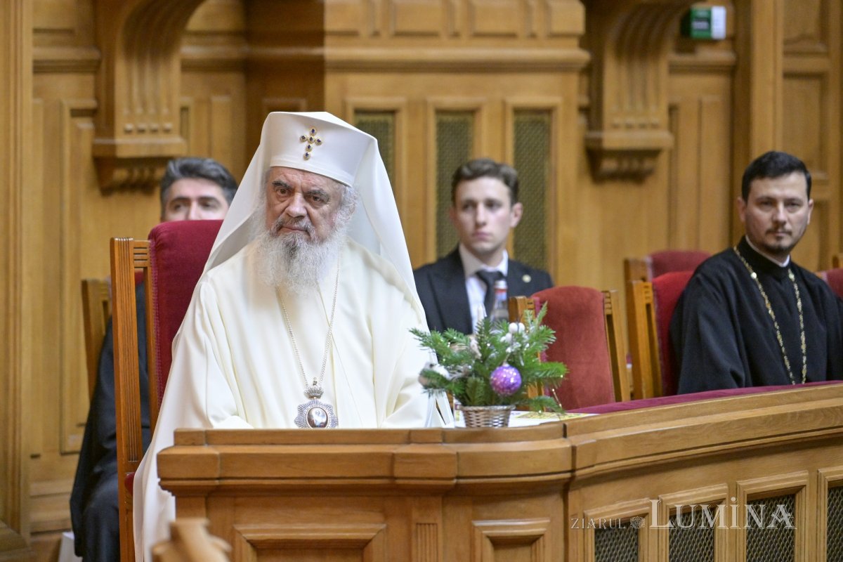 „Sfântul Nicolae în mijlocul copiilor” pe Colina Bucuriei 349830