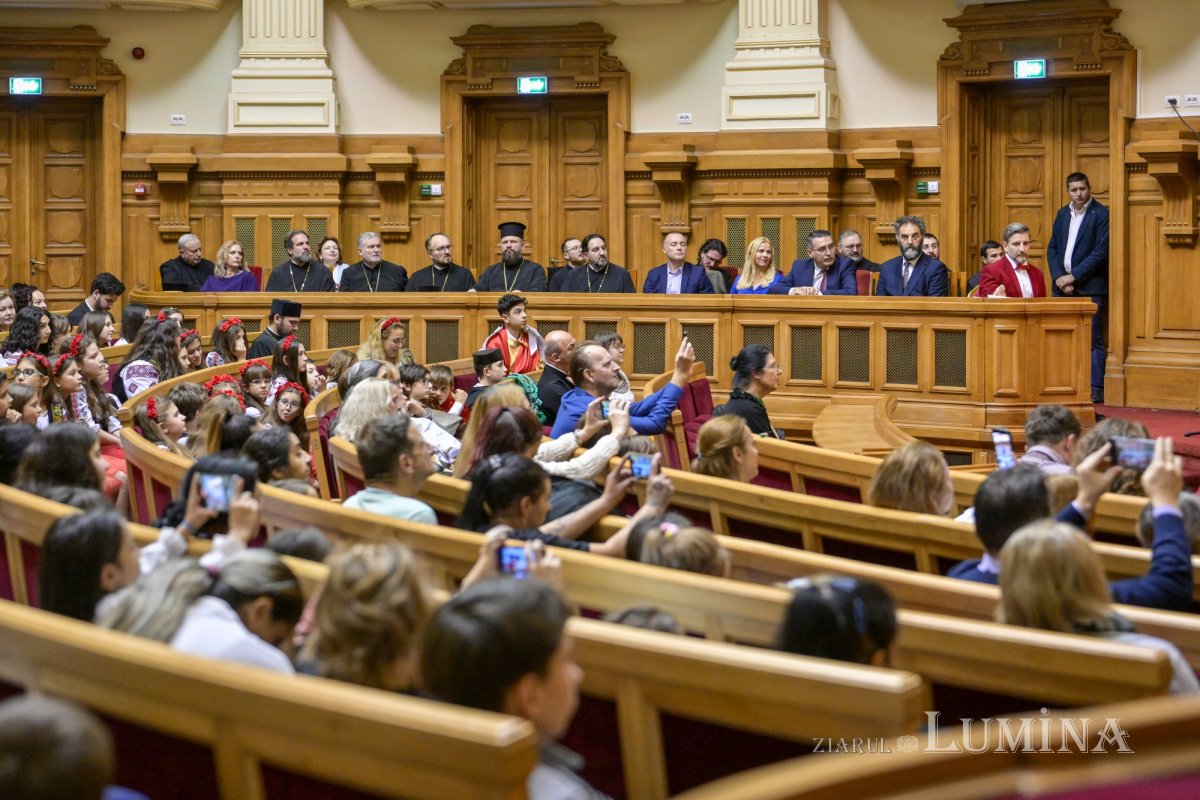 „Sfântul Nicolae în mijlocul copiilor” pe Colina Bucuriei 349832