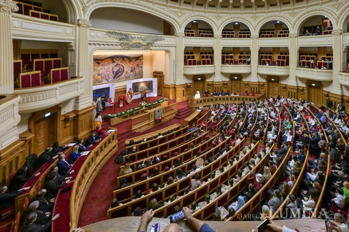 „Sfântul Nicolae în mijlocul copiilor” pe Colina Bucuriei 349833