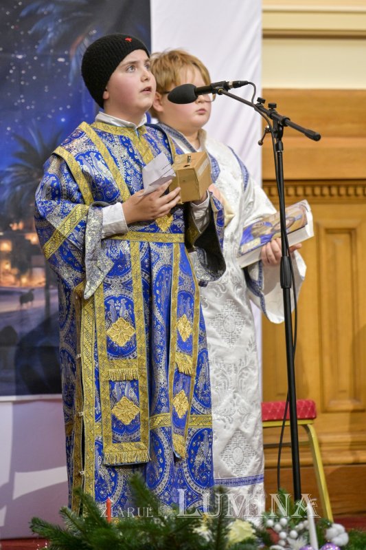 „Sfântul Nicolae în mijlocul copiilor” pe Colina Bucuriei 349838