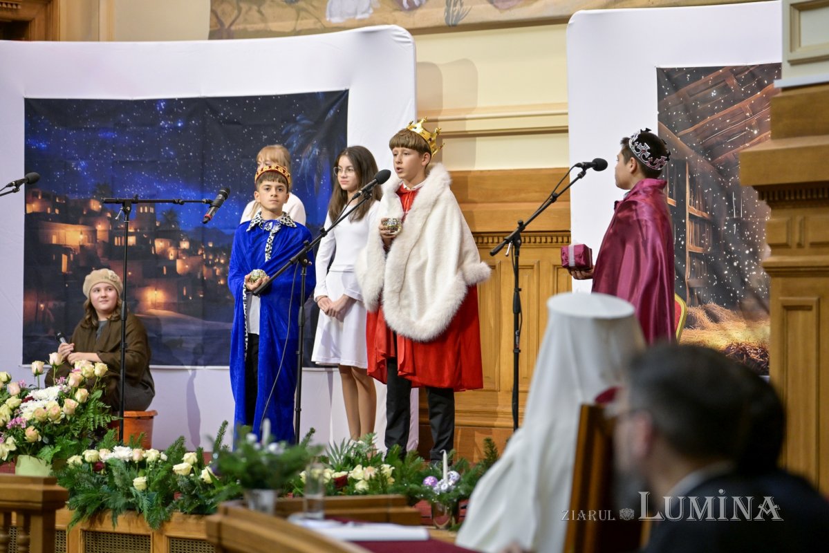 „Sfântul Nicolae în mijlocul copiilor” pe Colina Bucuriei 349851