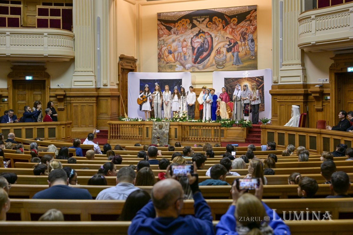 „Sfântul Nicolae în mijlocul copiilor” pe Colina Bucuriei 349852