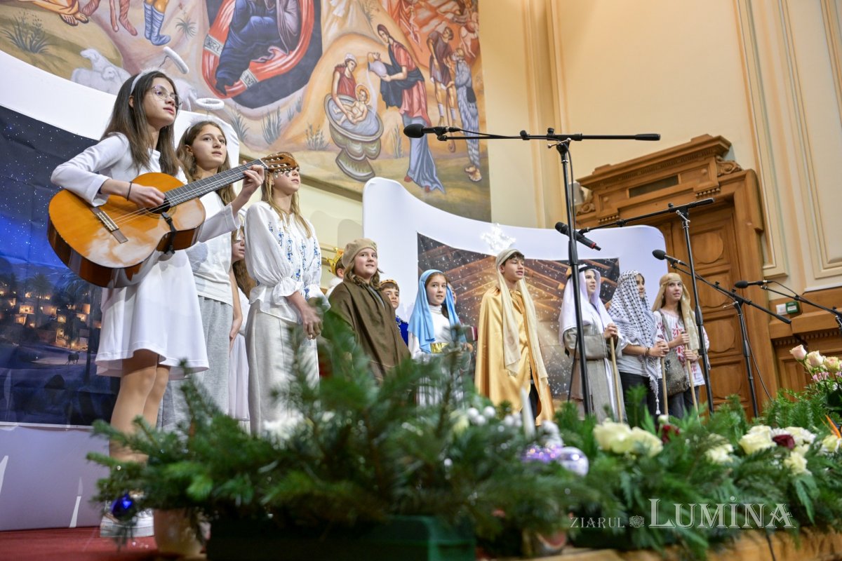 „Sfântul Nicolae în mijlocul copiilor” pe Colina Bucuriei 349854