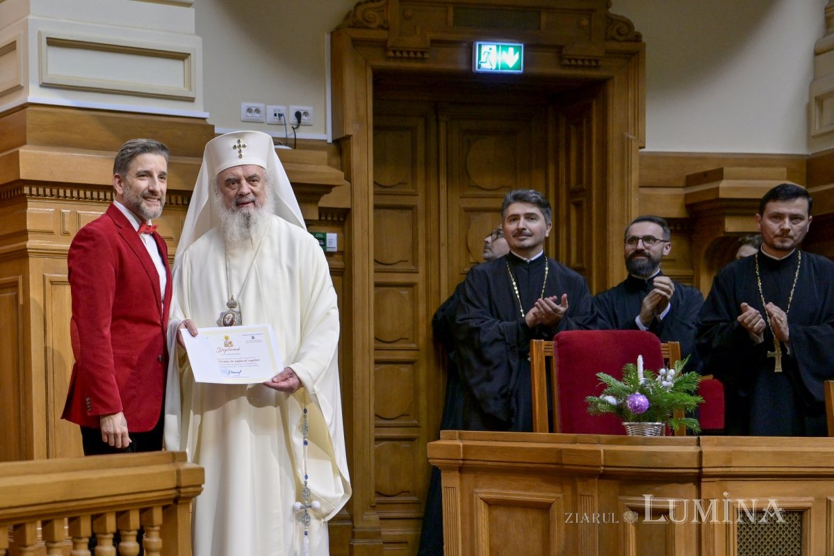 „Sfântul Nicolae în mijlocul copiilor” pe Colina Bucuriei 349857