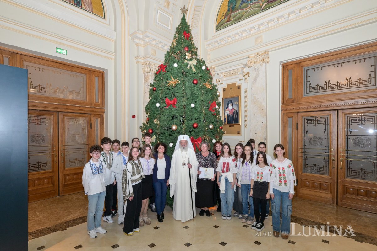 „Sfântul Nicolae în mijlocul copiilor” pe Colina Bucuriei 349864