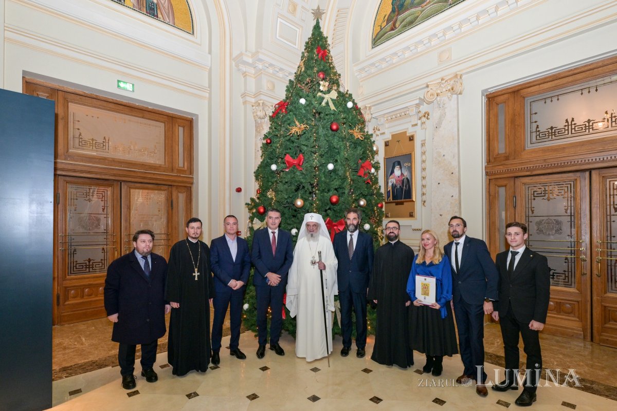 „Sfântul Nicolae în mijlocul copiilor” pe Colina Bucuriei 349865