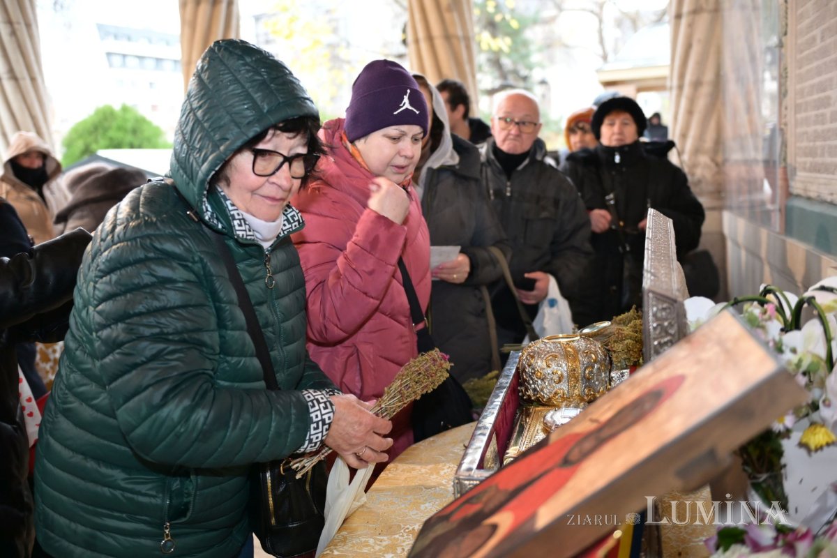 Cinstire a Sfântului Nicolae la Biserica „Sfântul Gheorghe”-Nou 349884