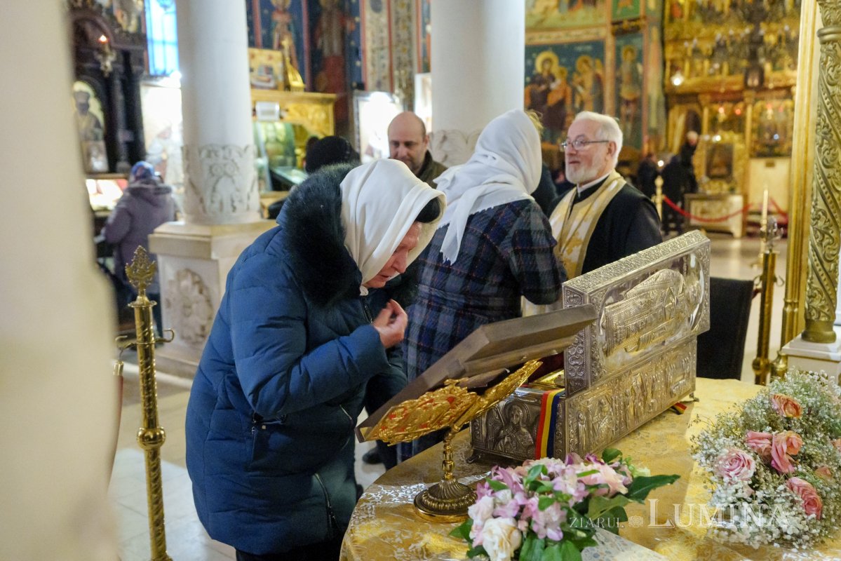 Mitropolitul de Serres și Nigrita la Biserica „Sfântul Gheorghe”‑Nou 349983