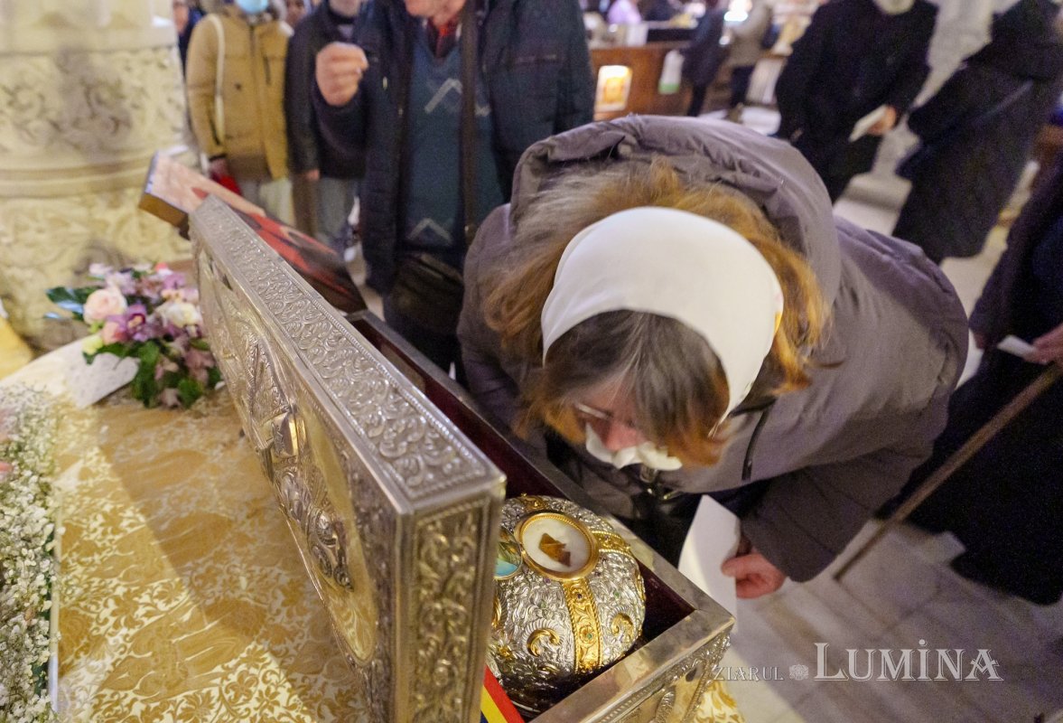 Mitropolitul de Serres și Nigrita la Biserica „Sfântul Gheorghe”‑Nou 349984