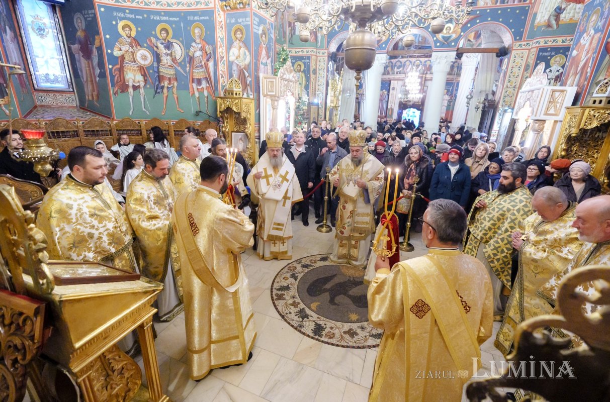 Mitropolitul de Serres și Nigrita la Biserica „Sfântul Gheorghe”‑Nou 349987