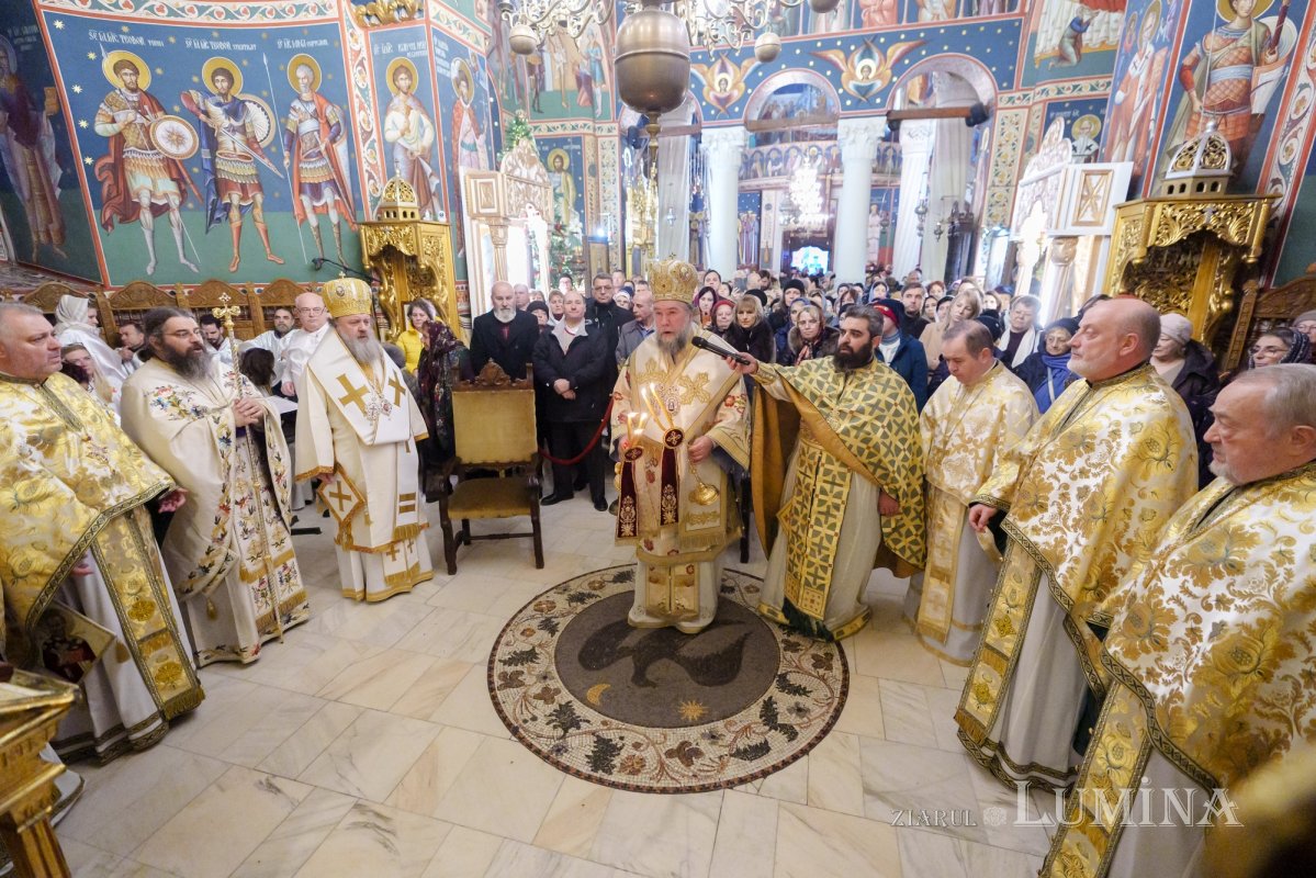 Mitropolitul de Serres și Nigrita la Biserica „Sfântul Gheorghe”‑Nou 349989