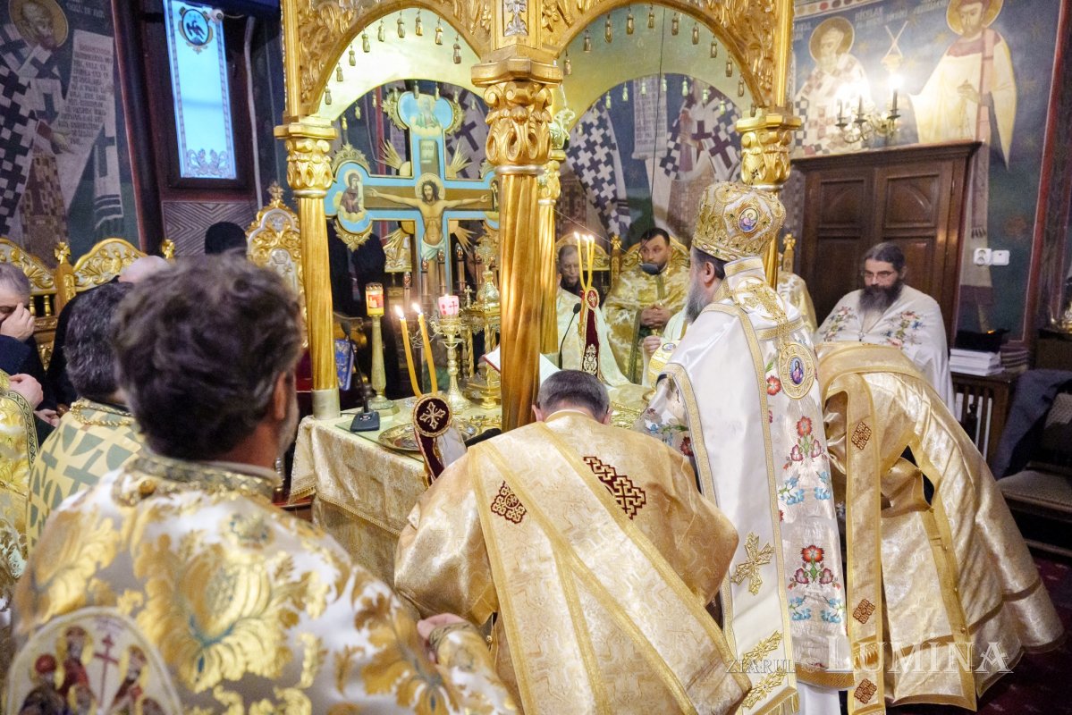 Mitropolitul de Serres și Nigrita la Biserica „Sfântul Gheorghe”‑Nou 349991