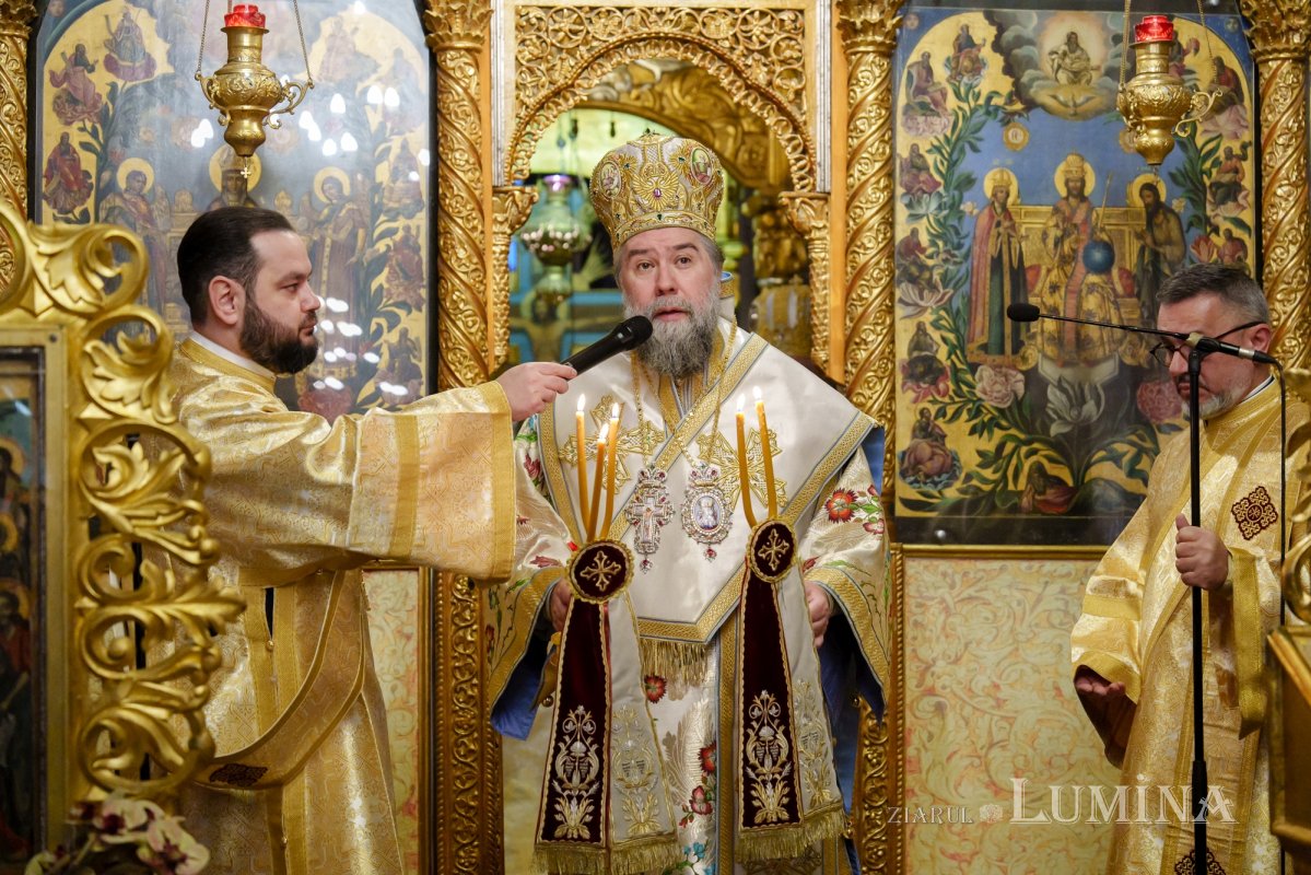 Mitropolitul de Serres și Nigrita la Biserica „Sfântul Gheorghe”‑Nou 349992