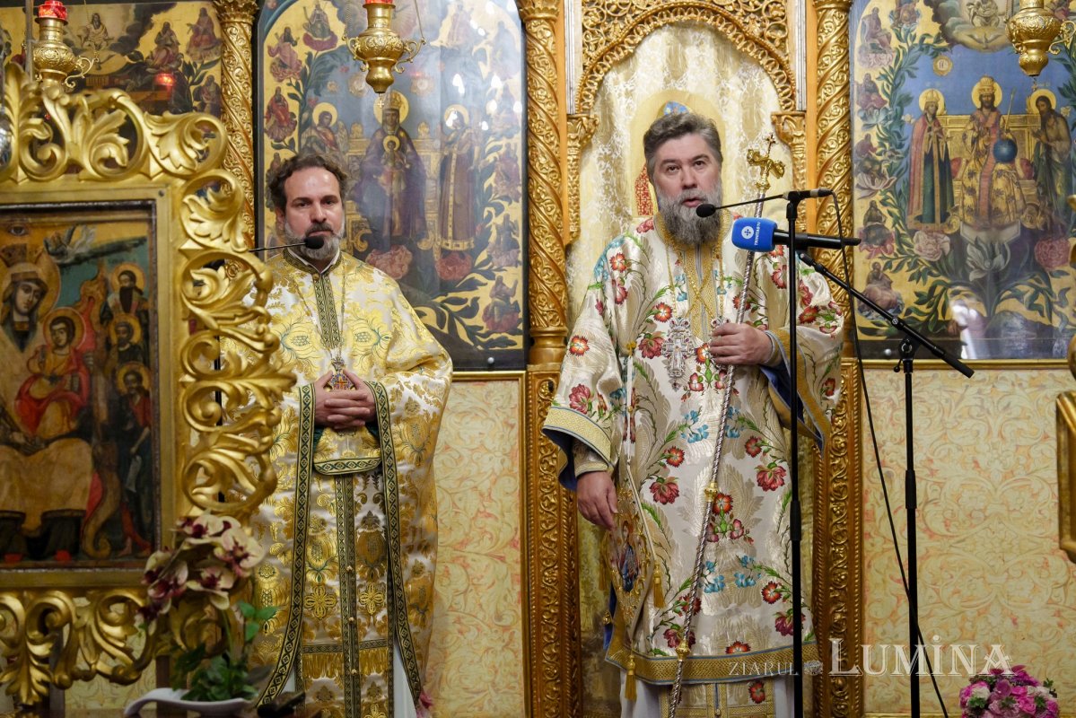 Mitropolitul de Serres și Nigrita la Biserica „Sfântul Gheorghe”‑Nou 349994