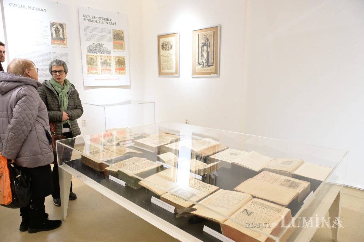 Expoziție de carte veche la Muzeul Național al Literaturii Române 350380