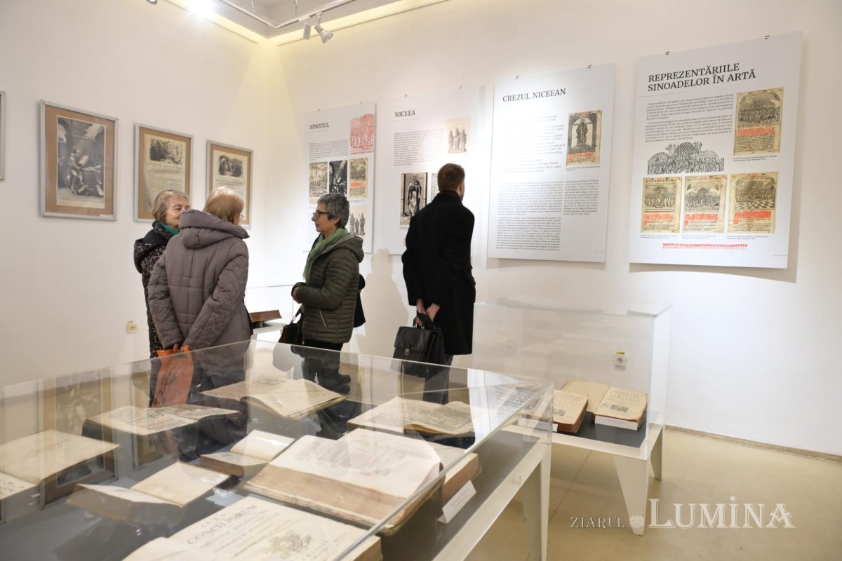 Expoziție de carte veche la Muzeul Național al Literaturii Române 350382