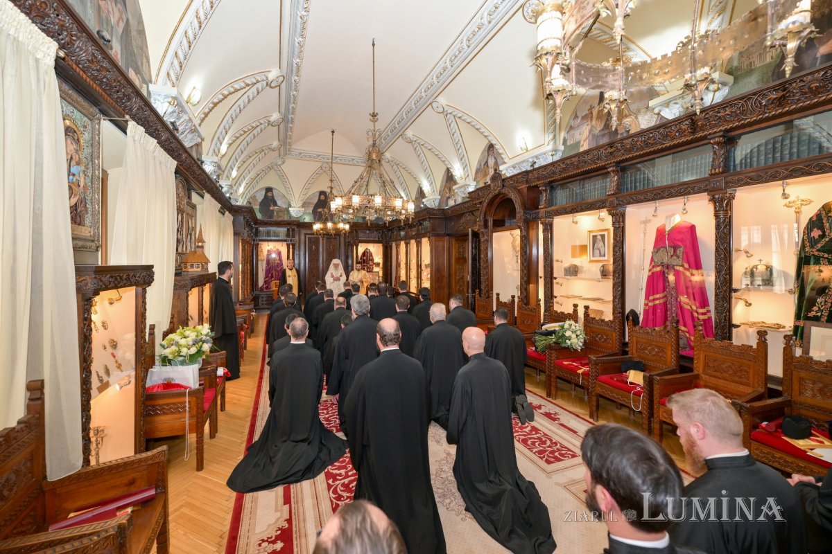 Promovări în rang pentru slujitori din Arhiepiscopia Bucureștilor 350403