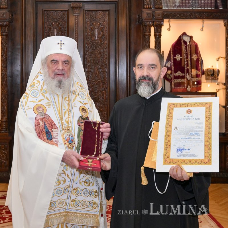 Promovări în rang pentru slujitori din Arhiepiscopia Bucureștilor 350411