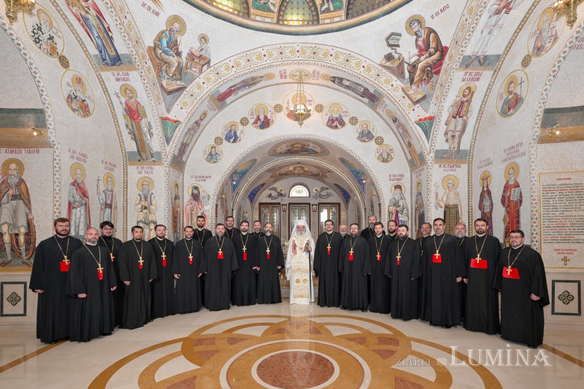 Promovări în rang pentru slujitori din Arhiepiscopia Bucureștilor 350413