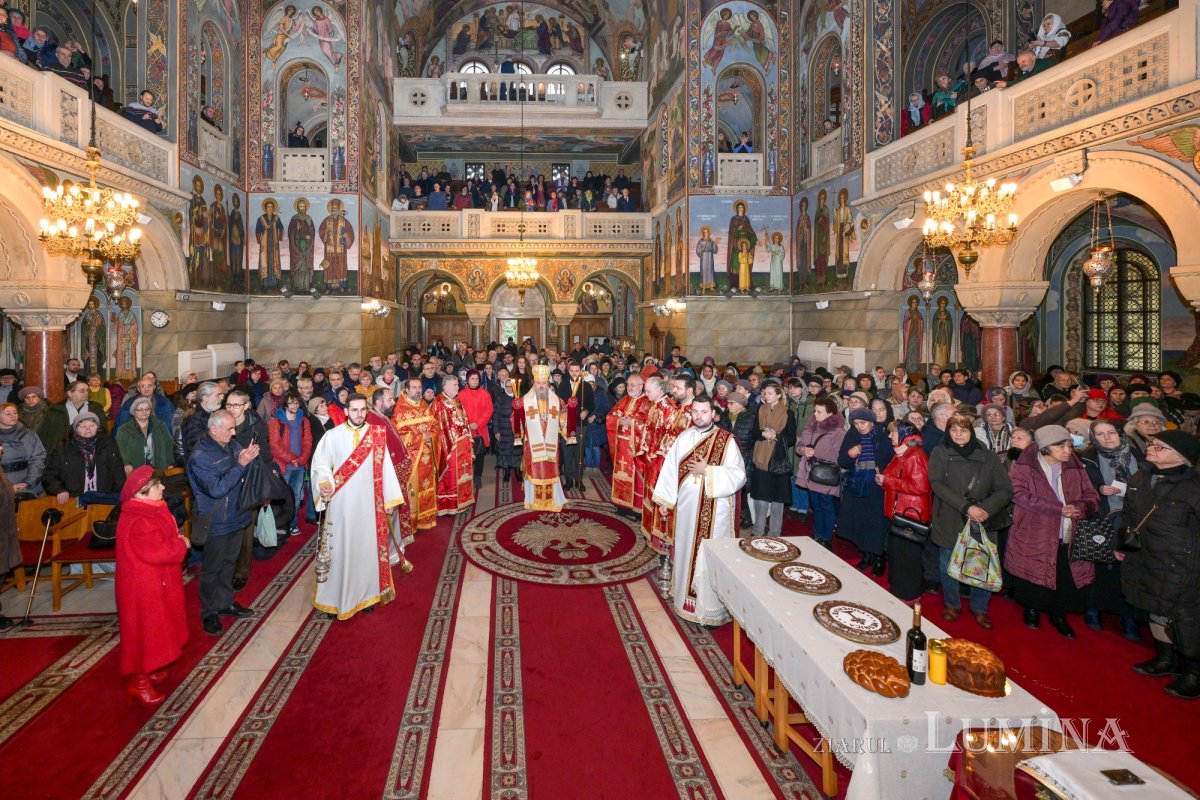 Prăznuire luminoasă la Biserica „Sfântul Elefterie”-Nou din București 350691