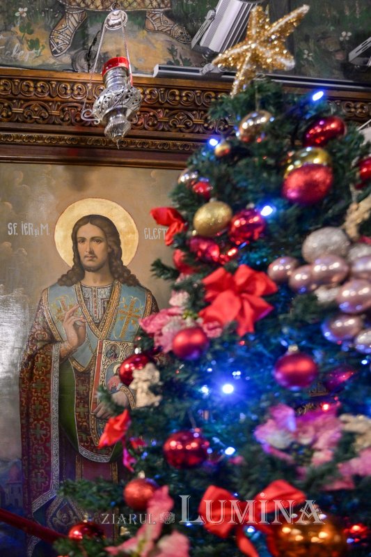 Prăznuire luminoasă la Biserica „Sfântul Elefterie”-Nou din București 350692